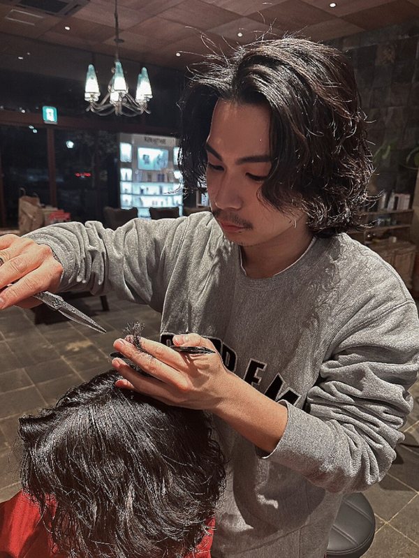 BAGZY 中間店 メンズ専門美容師 河端郁也