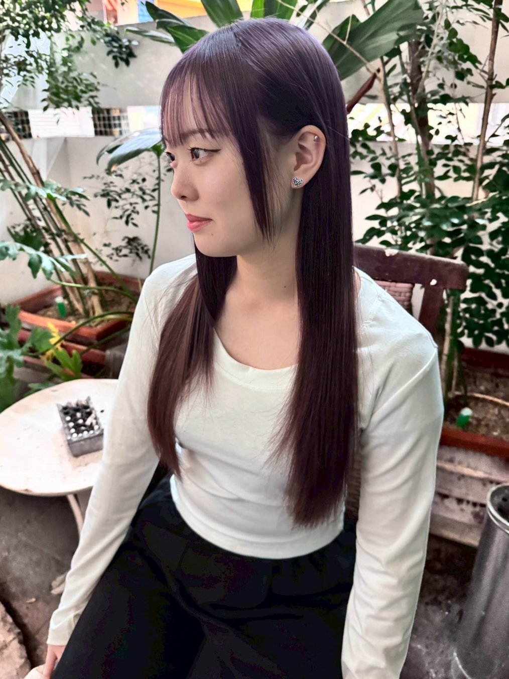 パープルのストレートロング